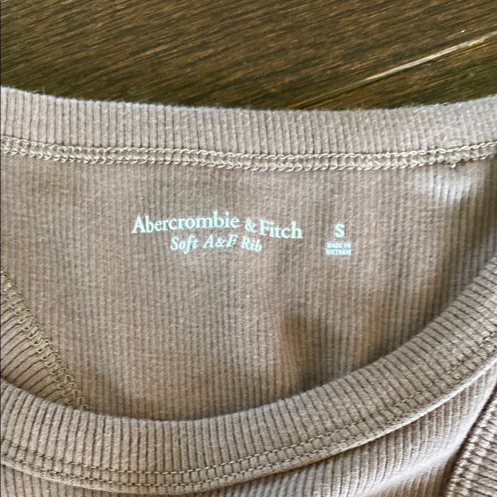 Abercrombie & Fitch brown Fitted Crop Tank Top - Picture 3 of 3